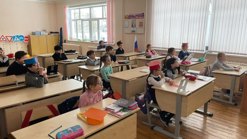 Никольских школьников ознакомили с творчеством Сурикова