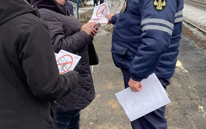 Ружанам напомнили о соблюдении правил безопасности на железнодорожных путях