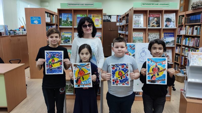 Юные тучковцы рисовали снегиря