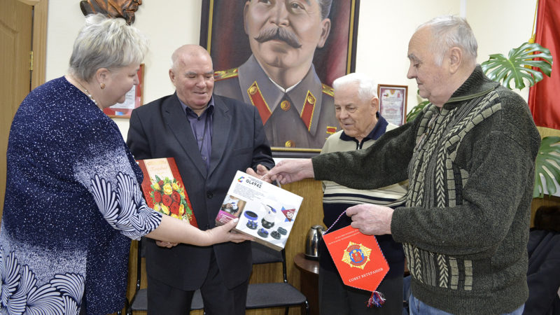 Коллеги поздравили ветерана милиции с 70-летним юбилеем