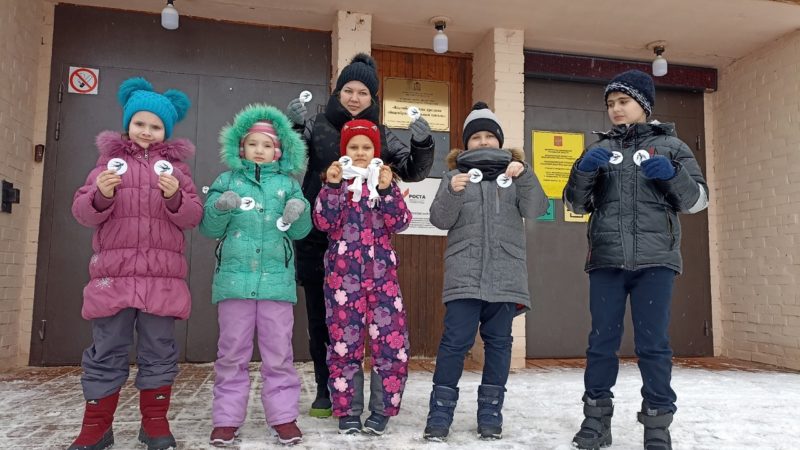 Колюбакинские школьники приняли участие в памятной акции