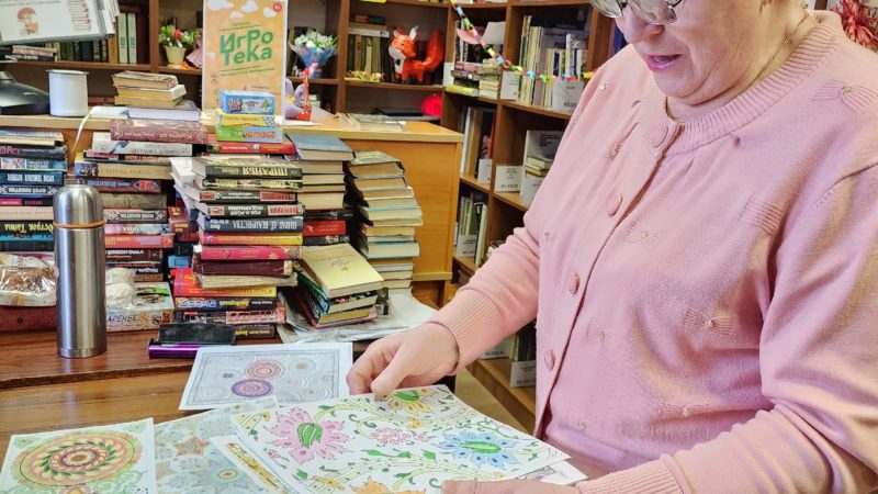 В Дороховской библиотеке развлекались пенсионеры