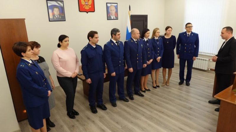 С праздником!