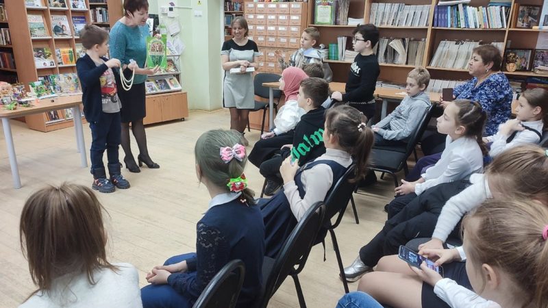 Тучковские школьники поговорили о сказках Шарля Перро