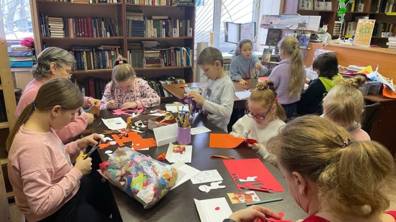 В Дороховской библиотеке прошло творческое занятие