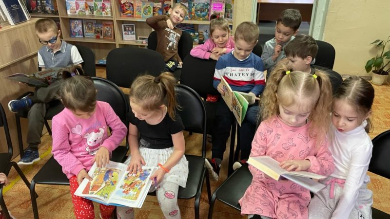 В Никольском клубе вспоминали сказки Перро