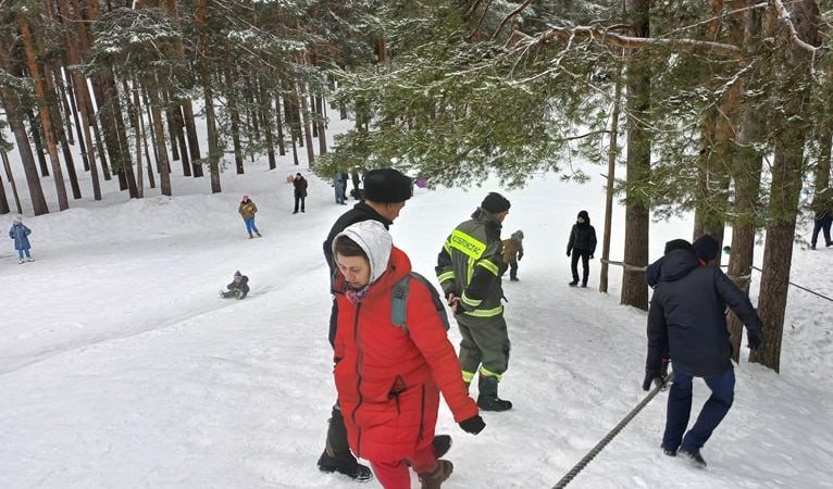 Работники Мособлпожспас напоминают о мерах предосторожности при катании с горок
