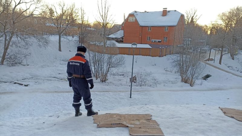 Спасатели напоминают о необходимости быть осторожнее при катании с горок