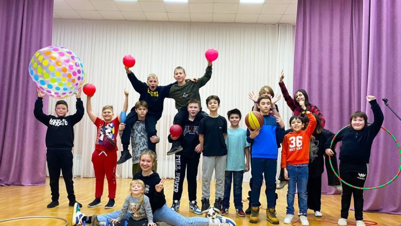 «Если хочешь быть здоров, будь им»: программа в Горбовском ДК