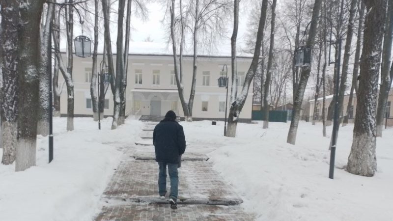 В Рузском округе обрабатывают реагентами общественные территории