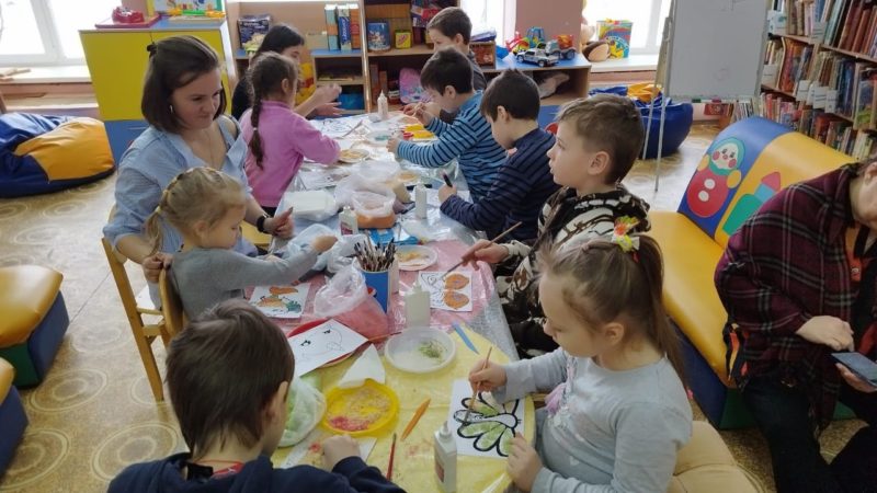 Ружане учились рисовать опилками