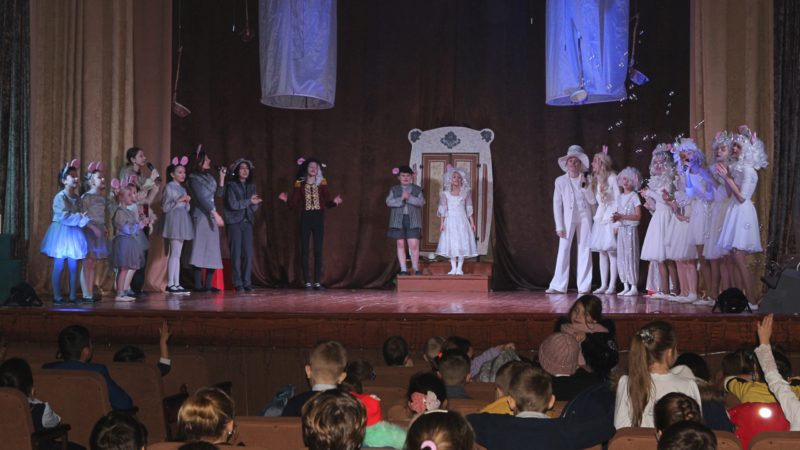 Дороховские школьники получили удовольствие от спектакля