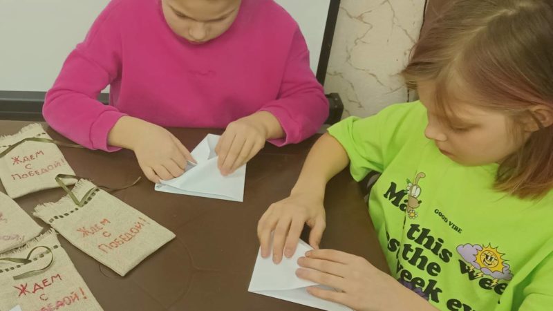 Жители Покровского писали письма участникам СВО