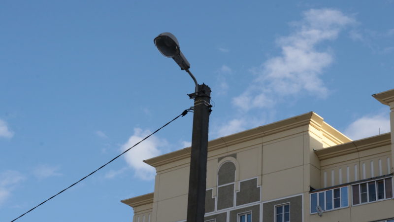 В Рузском округе меняют лампы в фонарях