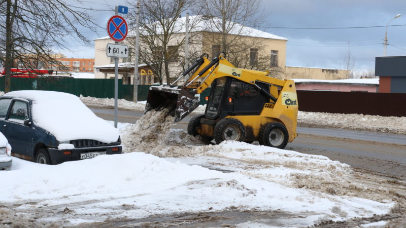 В Рузском округе расчищают улицы и тротуары