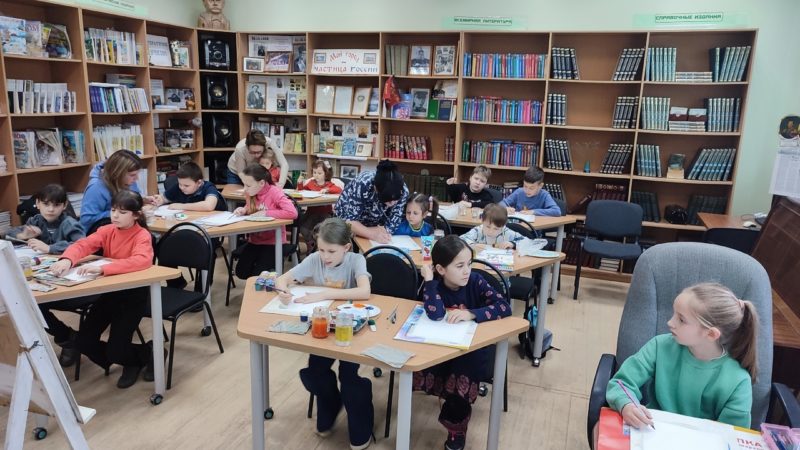 Рыжая героиня сказок – из-под кисти юных тучковцев