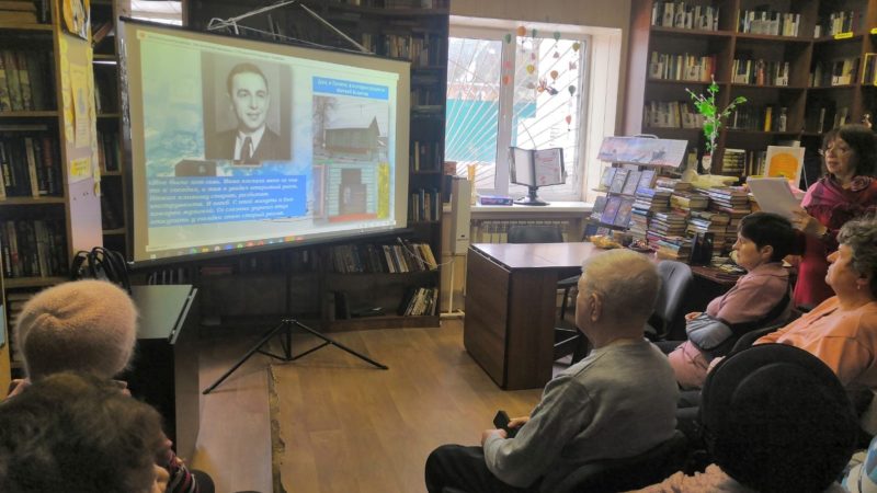 Дороховские пенсионеры слушали песни Матвея Блантера