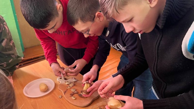 Школьникам Старониколаево – о важности армейской службы