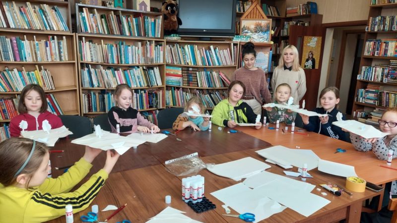 Юные дороховчане создавали объемные изделия из бумаги