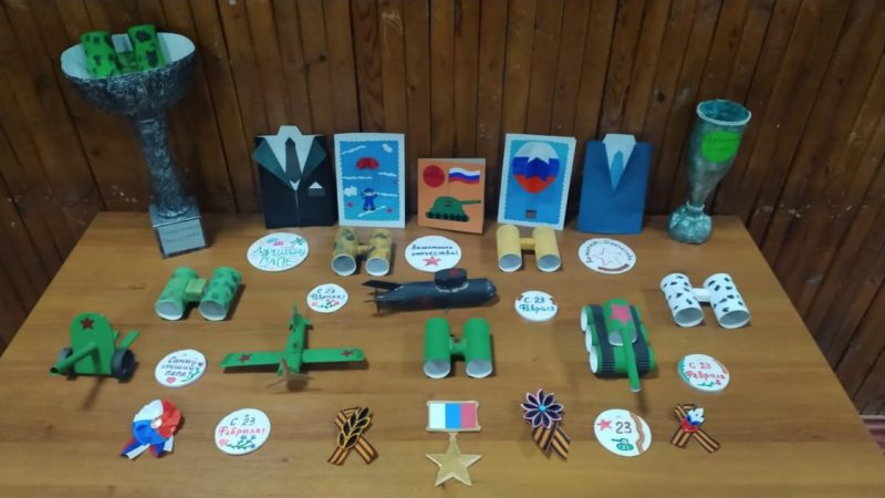 Богородцы рисовали военную технику и защитников Родины