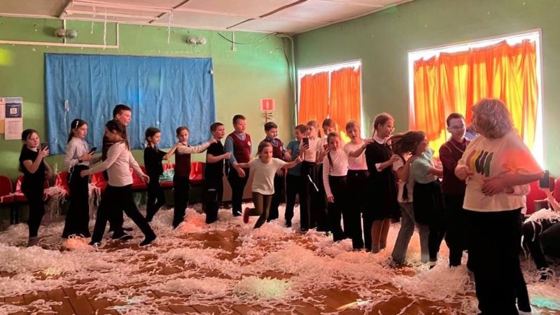 В Старониколаевской библиотеке прошла «бумажная дискотека»