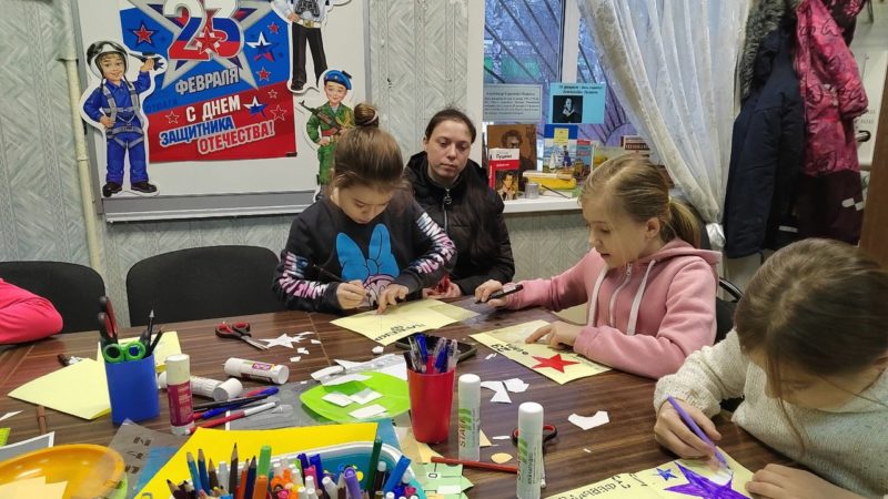 Жители Поречья делали поздравительные открытки