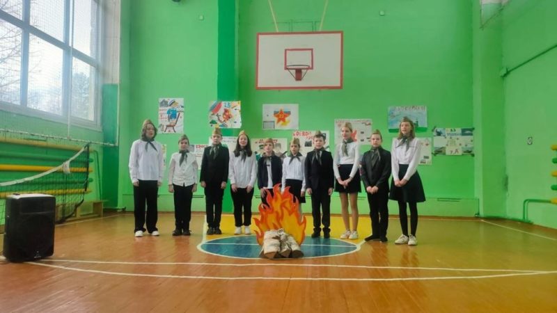 Лицеисты исполняли патриотические песни