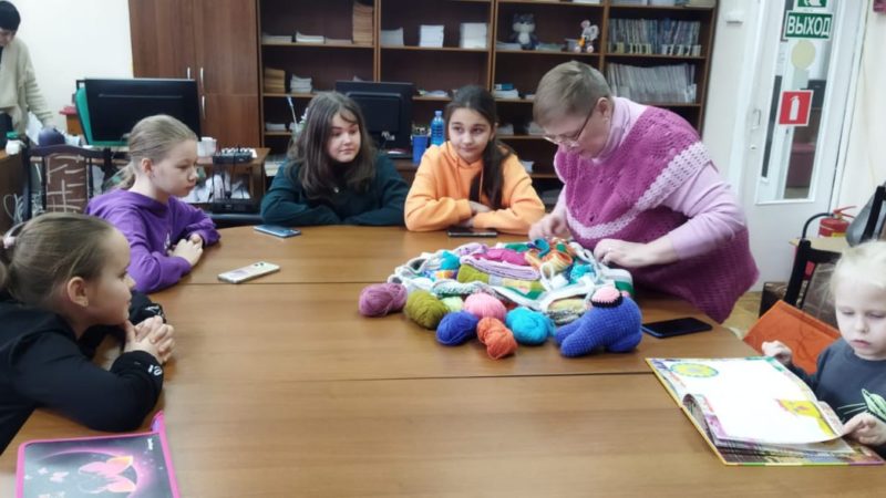 Клуб любителей вязания открылся в Рузской библиотеке