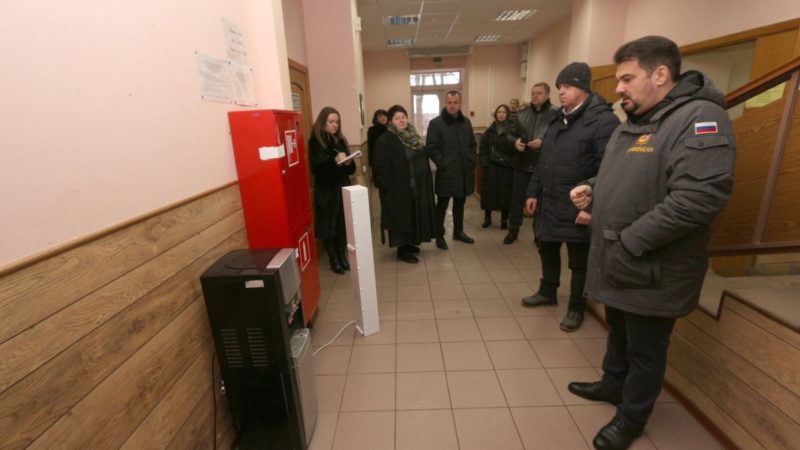 Глава округа проверил состояние зданий в Нестеровском лицее и «Алмазе»