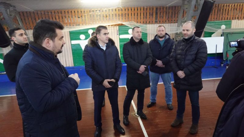 Николай Пархоменко побывал в спорткомплексе в Тучково