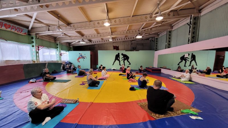 Рузские пенсионеры занимаются йогой