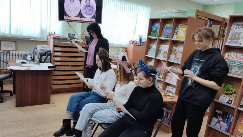 Тучковские студенты обыграли сказки Пушкина на современный лад