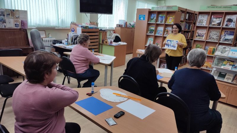 Панно от тучковских долголетов