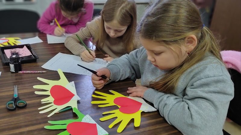 Юные жители Поречья делали «Открытки добра»