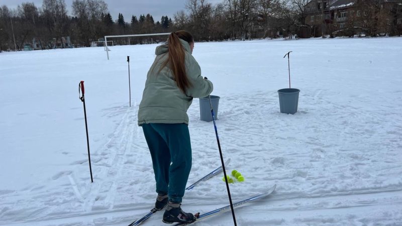 Тучковские студенты соревновались в лыжных гонках и меткости
