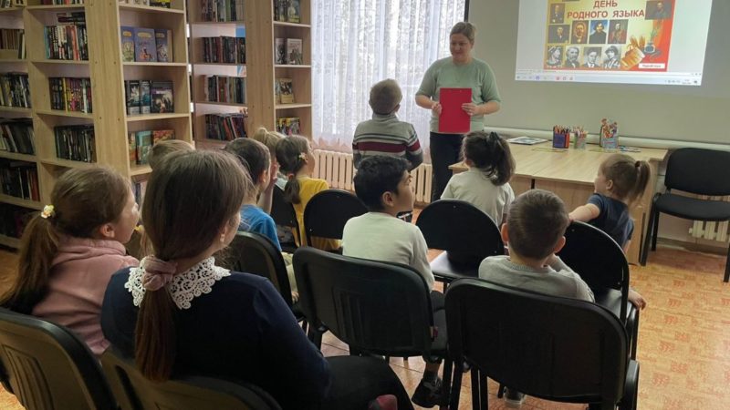 Никольцы вспоминали пословицы о русском языке