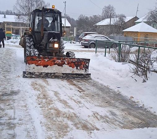 В Рузском округе убирают снег