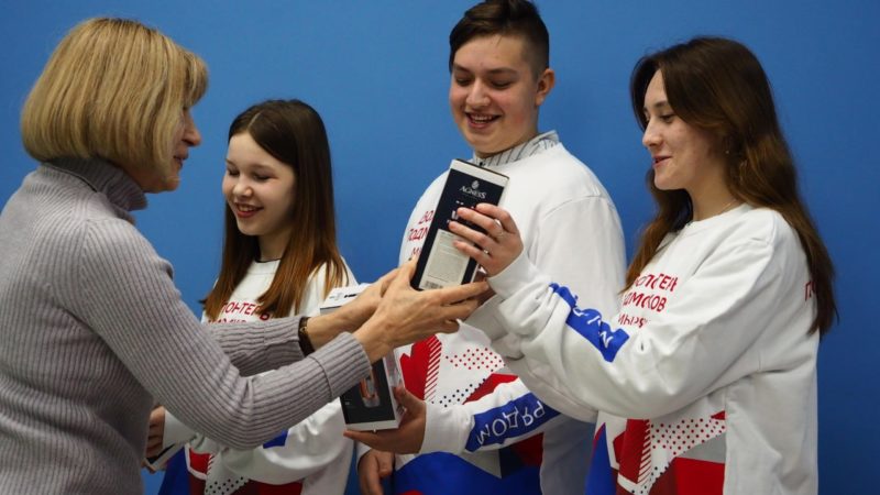 Рузские волонтеры получили подарки от министерства информационных и социальных коммуникаций Подмосковья