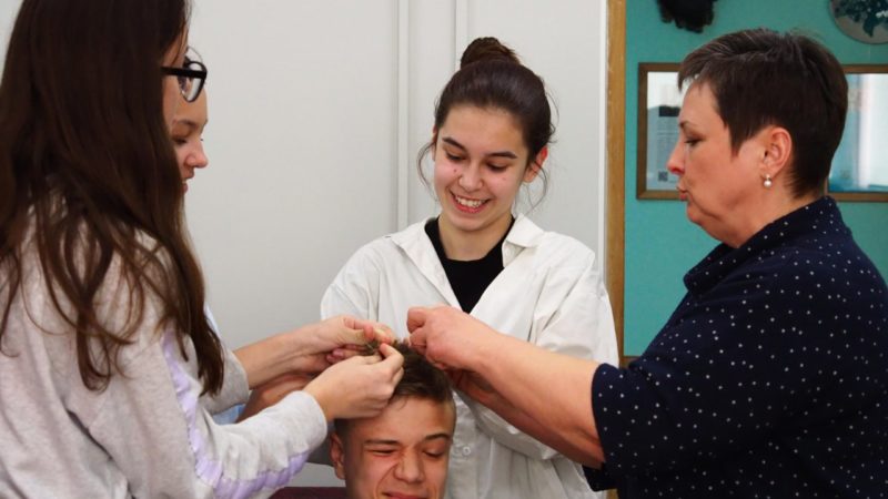 В Молодежном центре проходят занятия в «Школе вожатых»