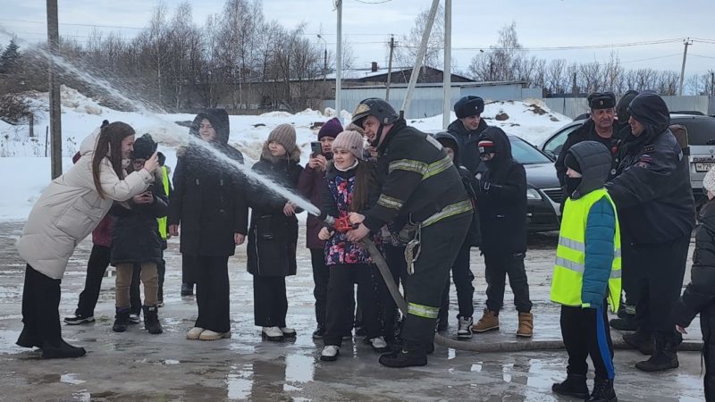 Рузские школьники ознакомились с работой пожарных