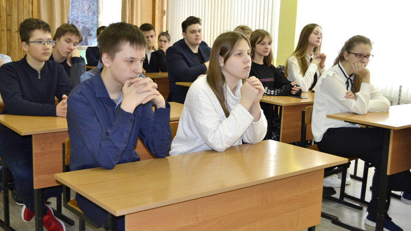 Рузские полицейские поговорили со школьниками Орешек о вреде наркотиков