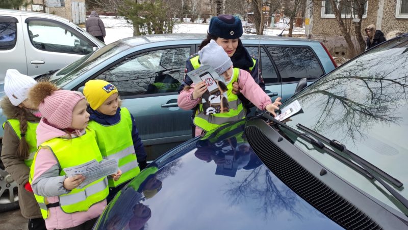 Рузские дошколята напомнили водителям и пешеходам о дорожной безопасности