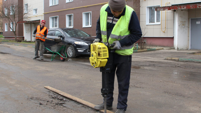 В Рузском округе ликвидируют ямы на дорогах