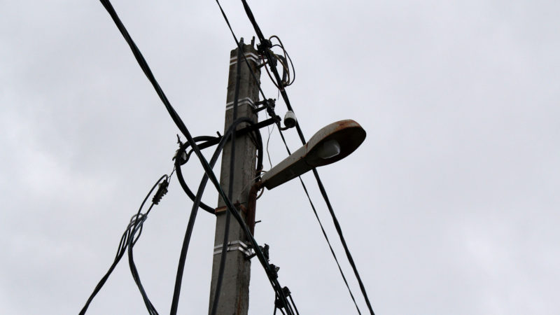 В Рузском округе меняют лампы в фонарях