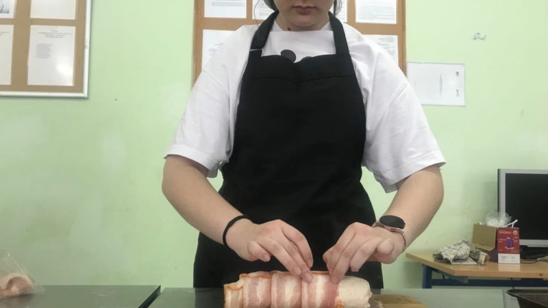 Тучковские восьмиклассники знакомились с профессией повар