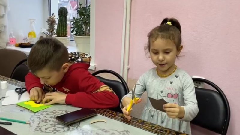 Колюбакинцы готовятся к 8 Марта