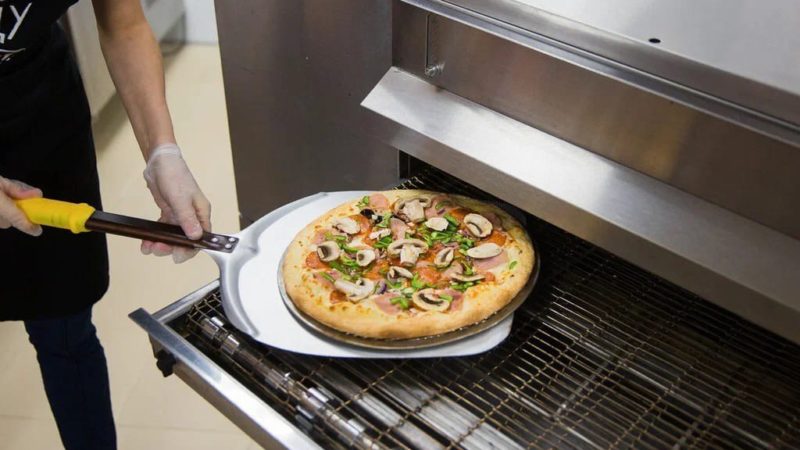 Тучковские студенты побывали на практике в пиццерии