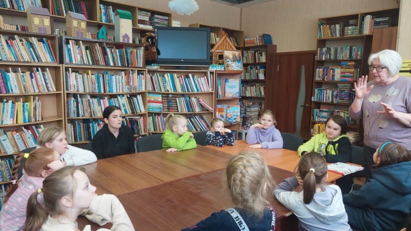 Дороховчане ознакомились с книгой про тюльпаны