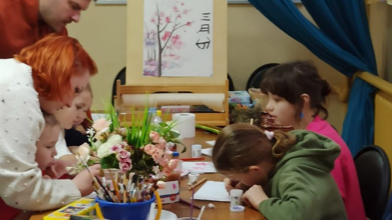 Весеннее настроение создавали беляногорцы