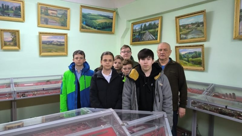 Как делают медицинские инструменты, узнали юные дороховчане